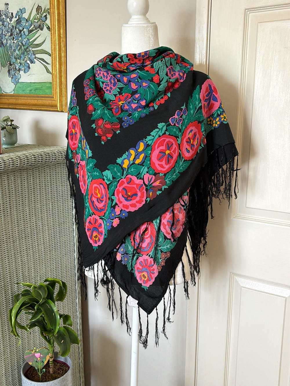 Vintage fringe scarf made in India 😍